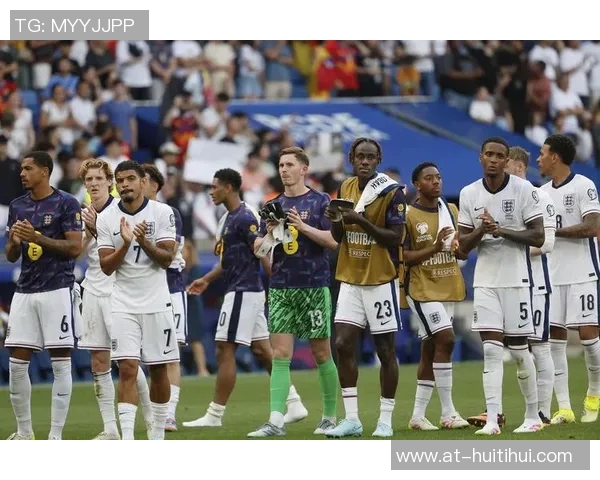 图赫尔谈右后卫竞争,阿诺德与安萨的较量,谁能胜出?